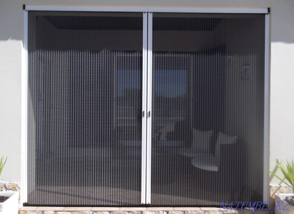 Sliding mesh pleats  - photo 1