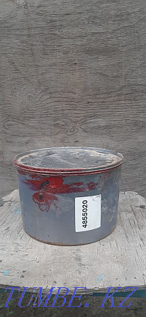 I will sell paint in iron cans. Red and black. Urochishche Talgarbaytuma - photo 1