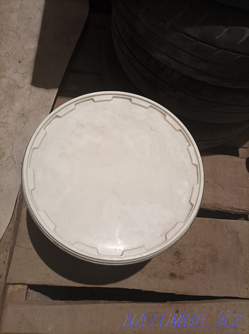 White emulsion l  - photo 2