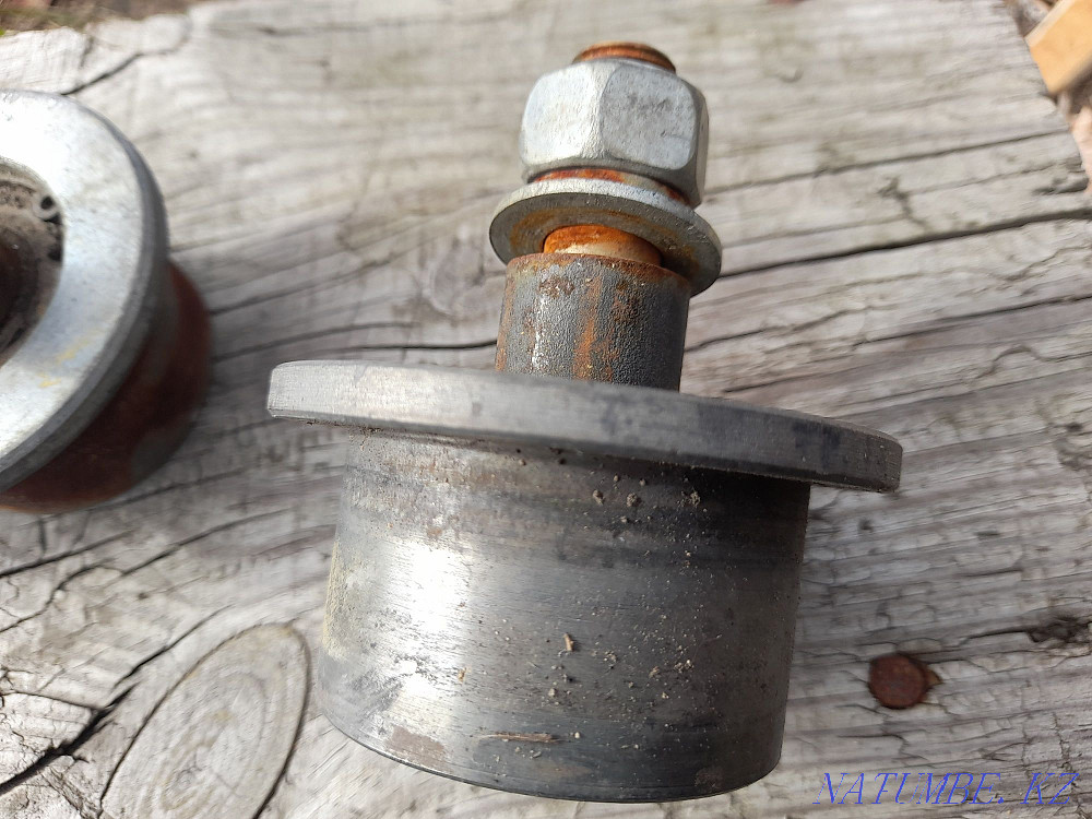 I will sell rollers for gate 4 pieces. Diameter 60 mm. In great condition Petropavlovsk - photo 1