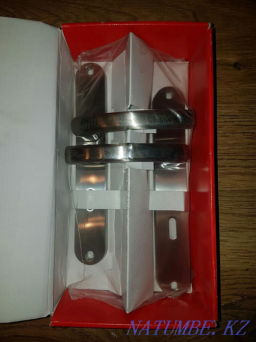 Door handle on plank, Poland Almaty - photo 1