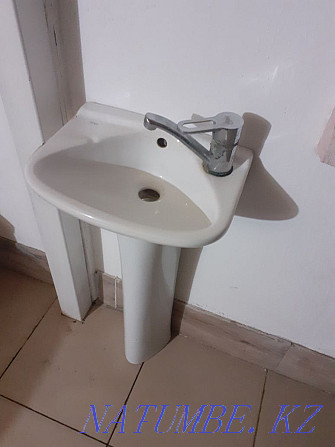 Sink with pedestal and faucet Oral - photo 1