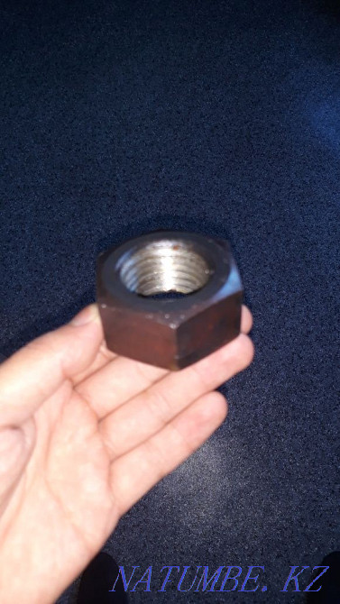 Продам гайки м36, саморезы шестигранные 4,8*29 и 6,3*280 Семей - изображение 2