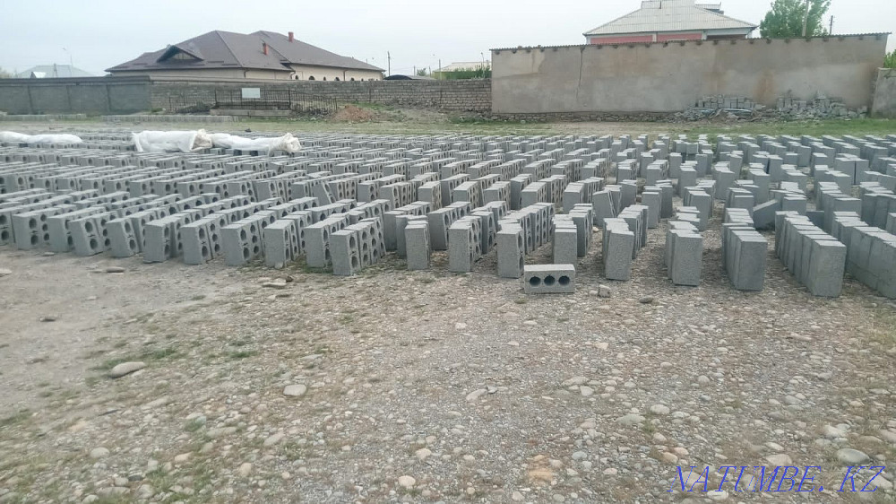 Cinder block Building Prestelgen Turkistan Action Brick Turkestan - photo 3