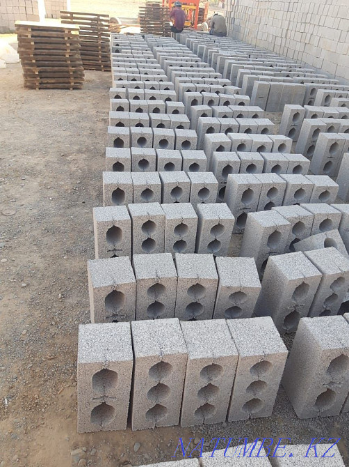 Cinder block Building Prestelgen Turkistan Action Brick Turkestan - photo 1