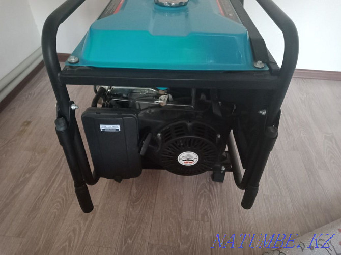 Generator, engine 6.5. kW. Petrol and electric. New  - photo 4