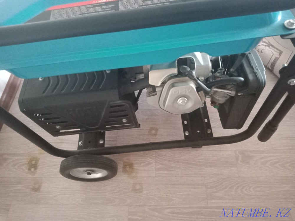 Generator, engine 6.5. kW. Petrol and electric. New  - photo 3