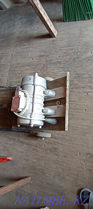 Vibrating plate 220volt  - photo 4