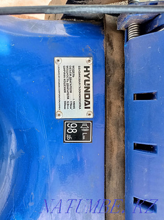 Lawn mower gasoline HYUNDAI L 5500S self-propelled, in excellent condition. Astana - photo 5