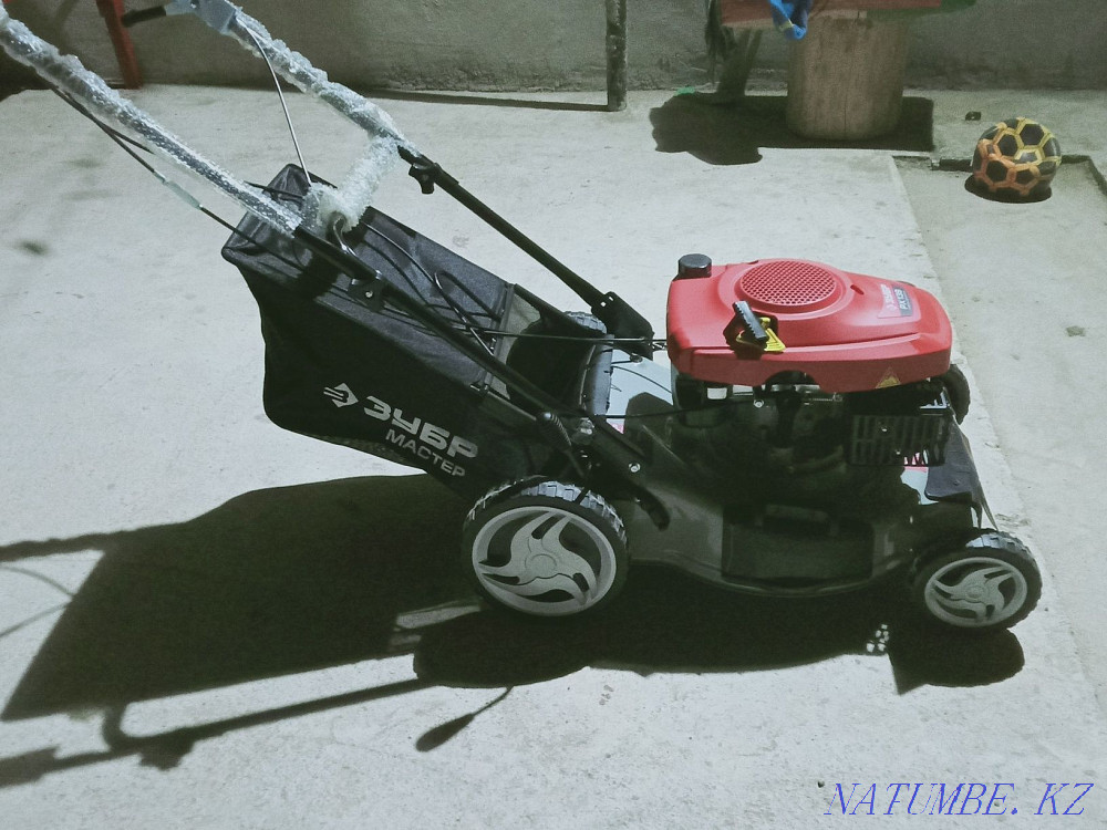 lawn mower for sale excellent condition  - photo 2