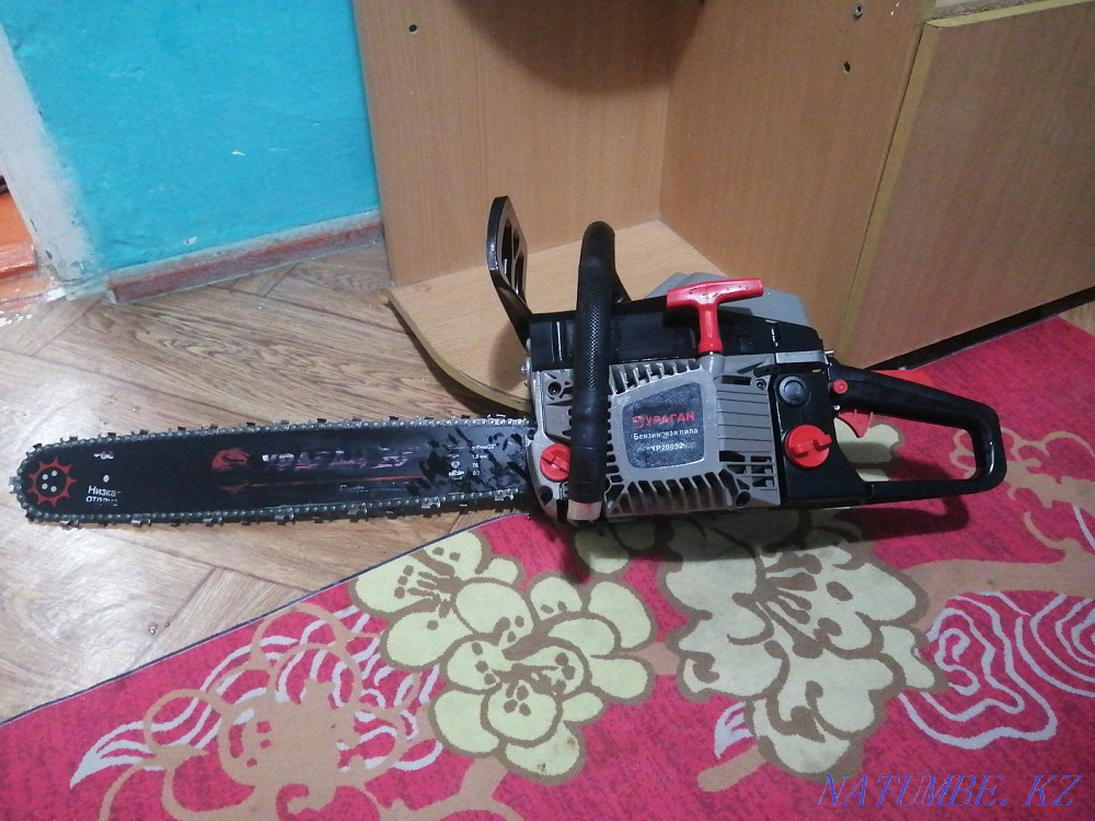 petrol saw  - photo 1