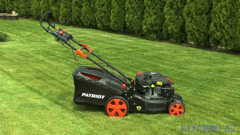 Lawn mower Trimmer Motokosa Benzokos daily lawn grass Almaty - photo 4