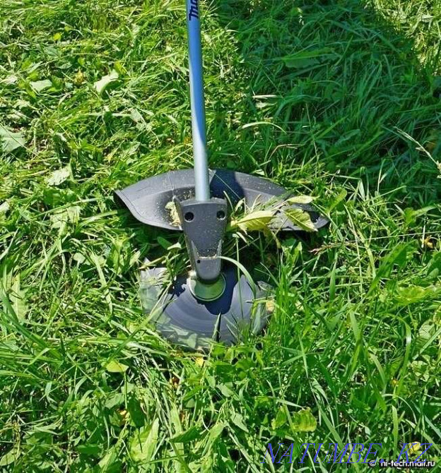 Lawn mower Trimmer Motokosa Benzokos daily lawn grass Almaty - photo 8