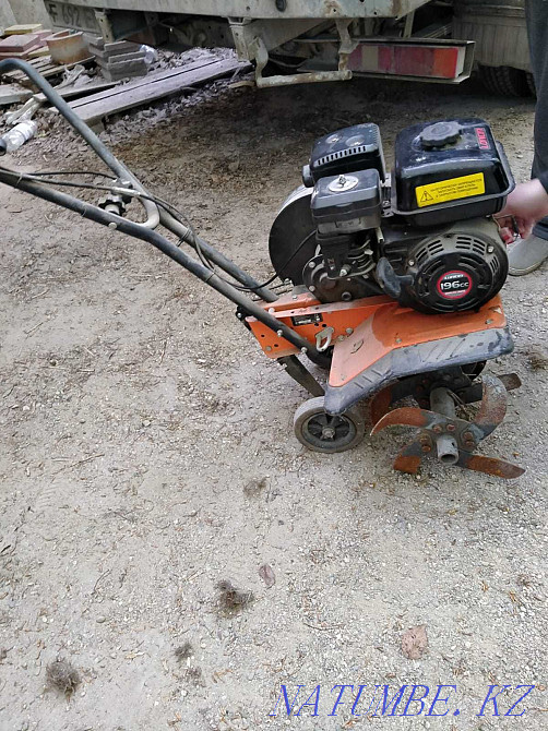 жер жыртуға арналған артындағы трактор  Өскемен - изображение 3