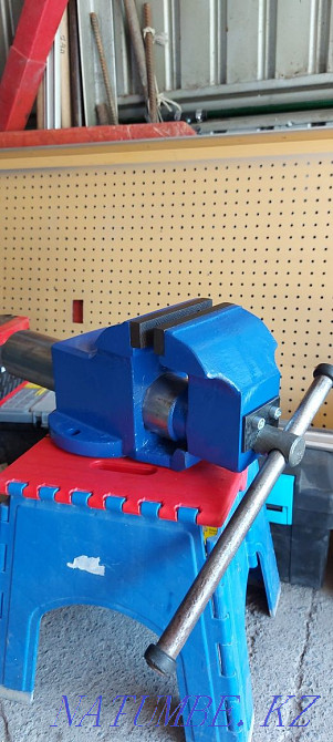 Продам тисы и тиски СССР Алматы - изображение 1