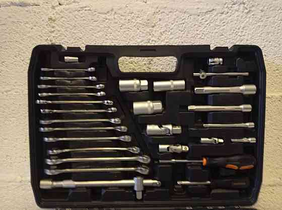 Набор инструментов ключей чемодан инструментов Almaty