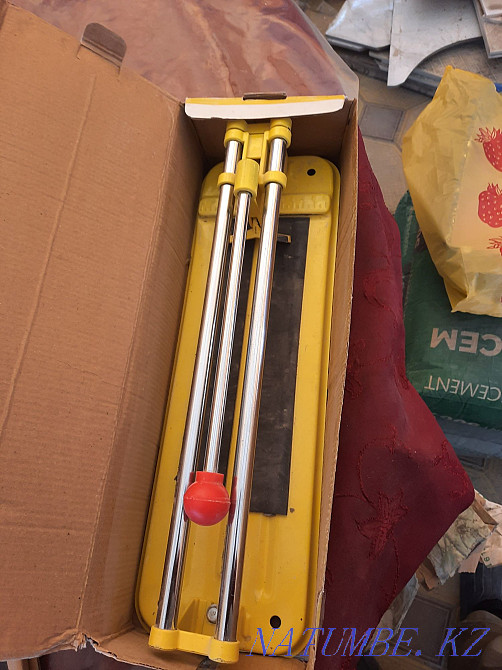 Tile cutter for tiles.  - photo 5