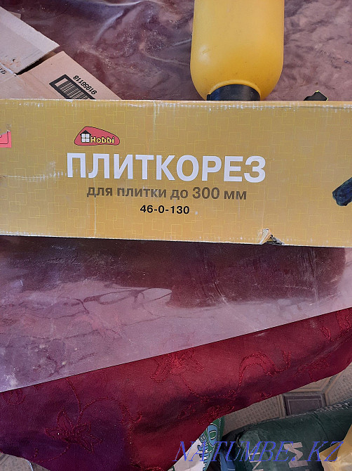 Tile cutter for tiles.  - photo 4