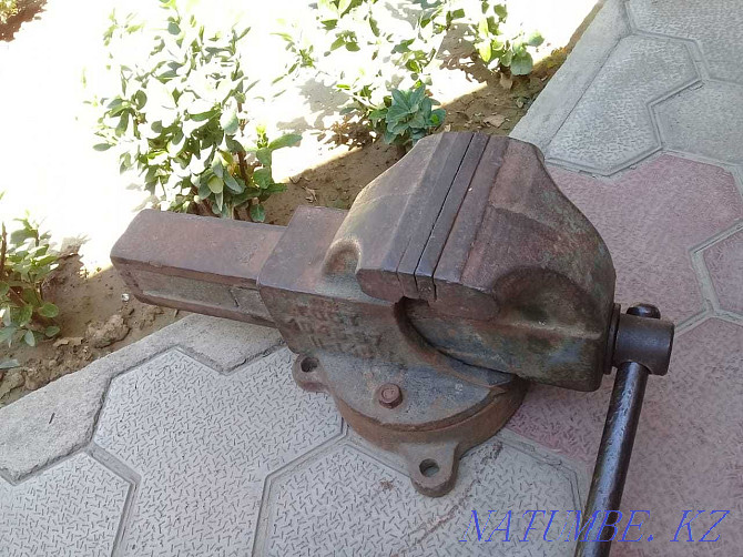 Vise metalwork USSR Shymkent - photo 1