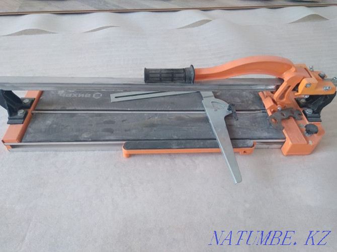 tile cutting tool  - photo 1