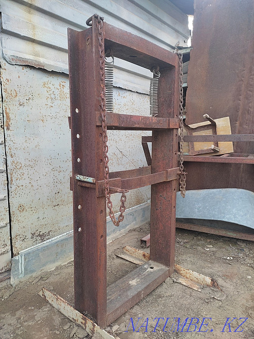 hydraulic press  - photo 1