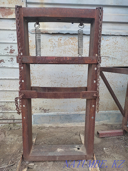 hydraulic press  - photo 2