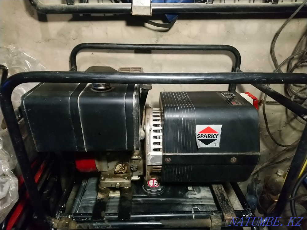 8000/day Three-phase gasoline generator Taraz - photo 1