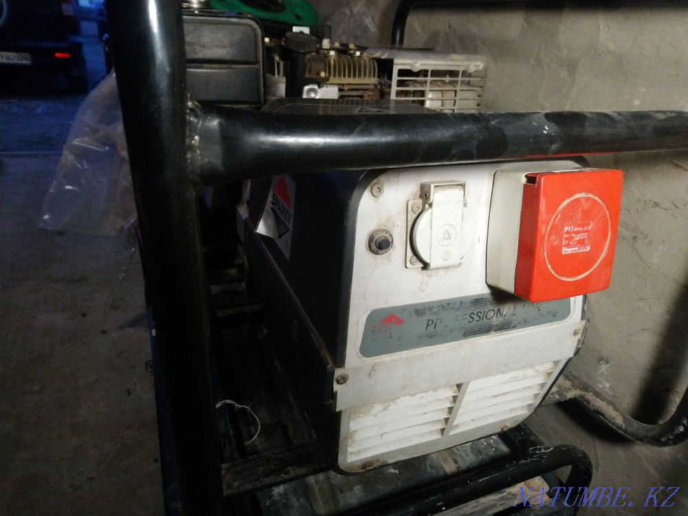 8000/day Three-phase gasoline generator Taraz - photo 2