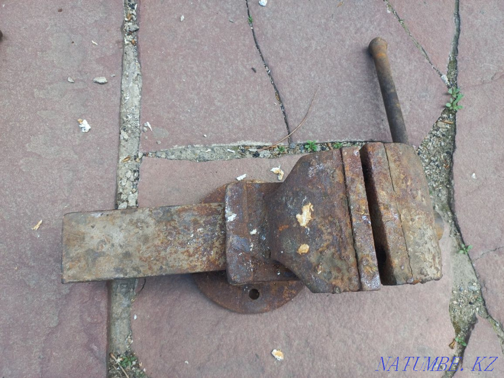 Vise metalwork USSR Shchuchinsk - photo 4
