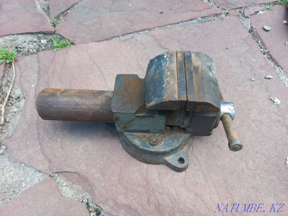 Vise metalwork USSR Shchuchinsk - photo 3
