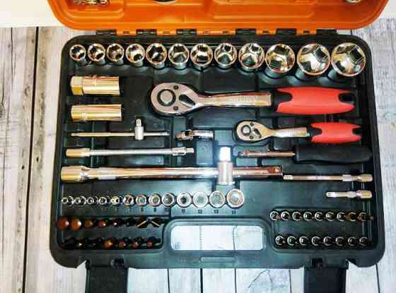 Набор ключей, инструмент, головки. Новый в коробке  Алматы
