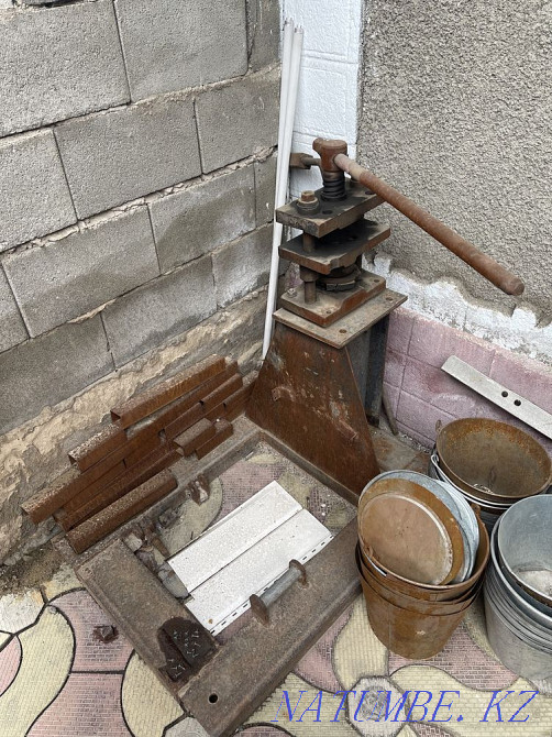 Manual press  - photo 1