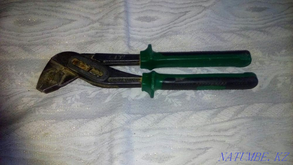 Key for plumbing  - photo 2