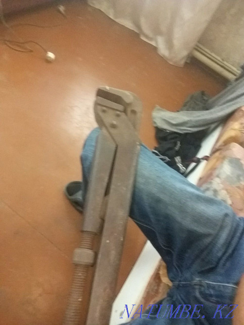 Large gas wrench  - photo 1