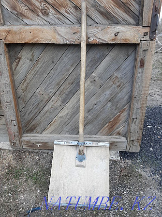 Sell hammer-pick, hacksaw, snow shovel  - photo 6