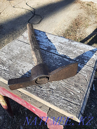 Продам молоток-кирку, ножовку по металлу, лопату для снега  - изображение 3