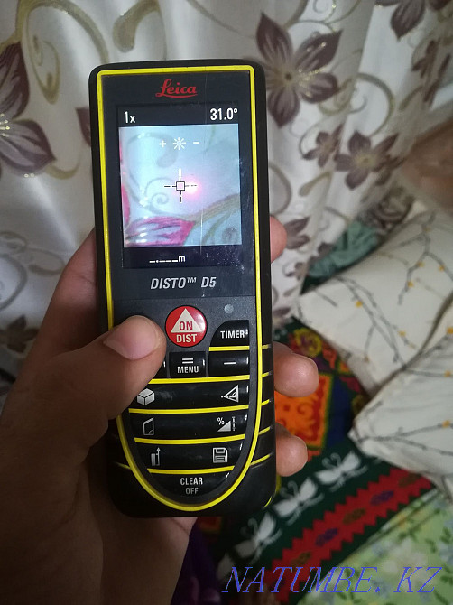 Лазерная рулетка Leica disto d5 Уральск - изображение 1