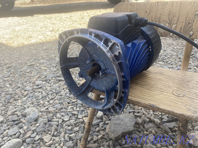 Vacuum pump motor  - photo 2