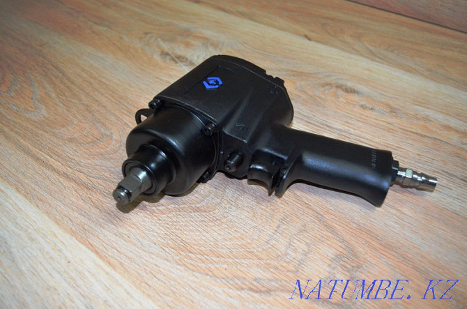 Pneumatic impact wrench 1/2