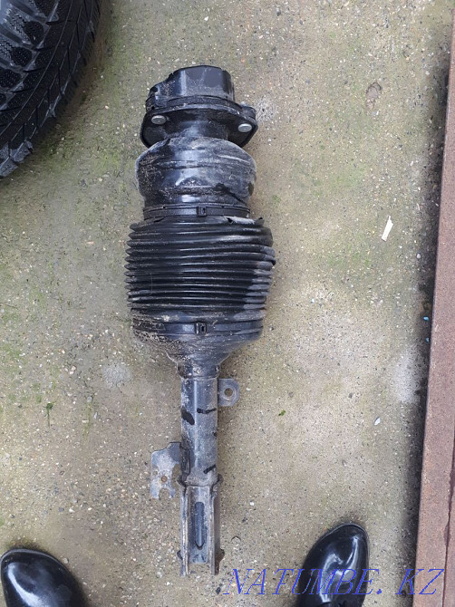 Лексус РХ 330 Амортизатор Шымкент - изображение 1