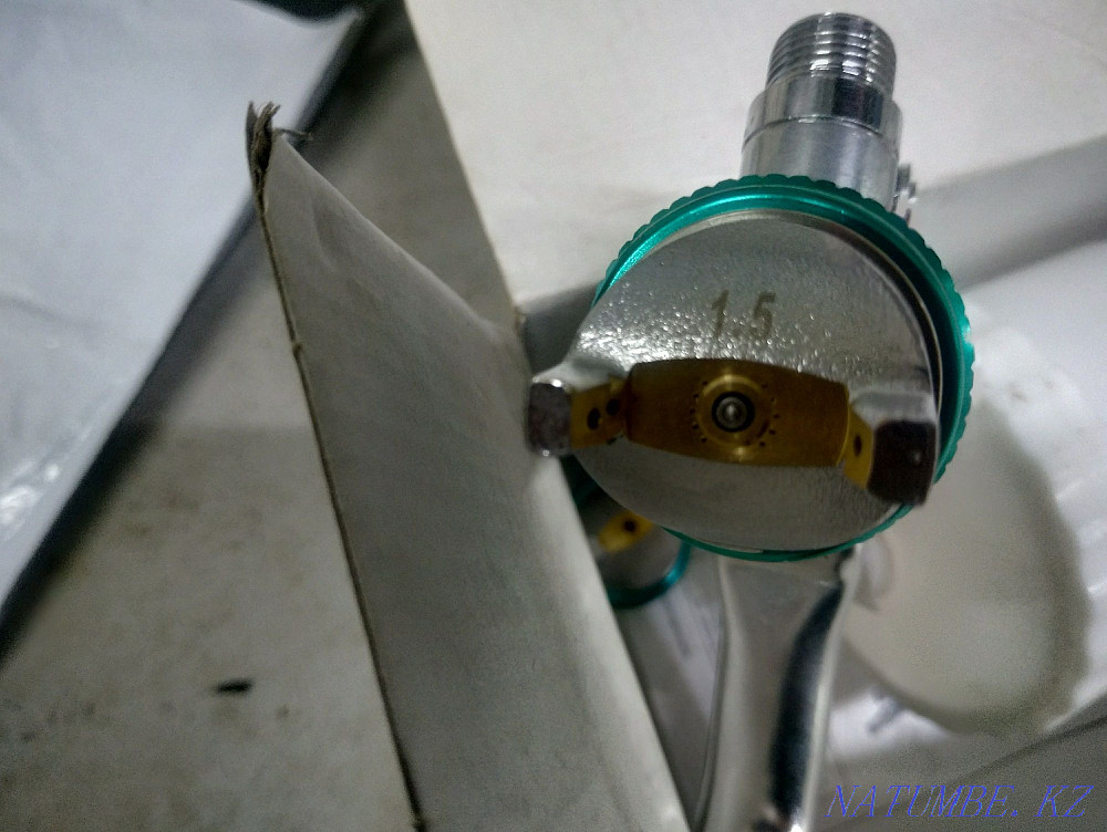 pneumatic airbrush  - photo 3