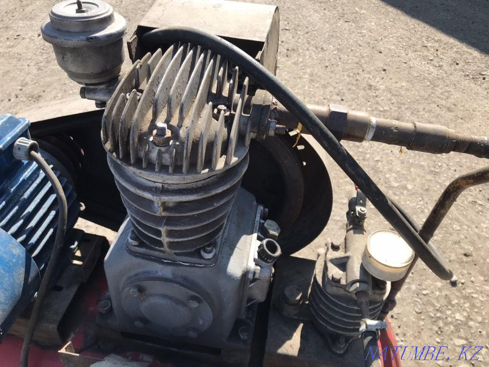 Construction compressor Petropavlovsk - photo 1