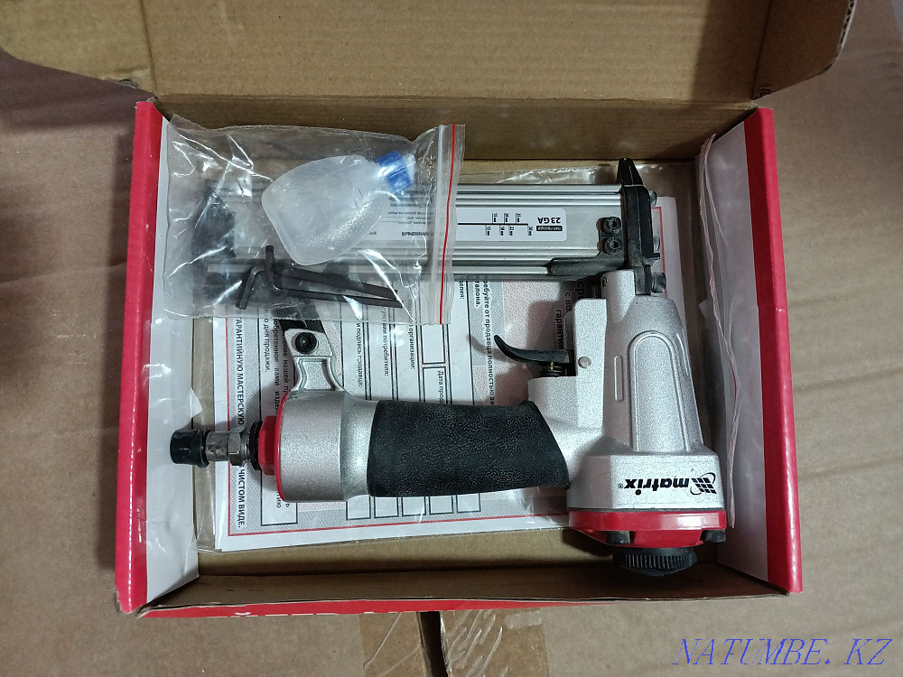 Pneumatic nailer with nails Aqtobe - photo 1