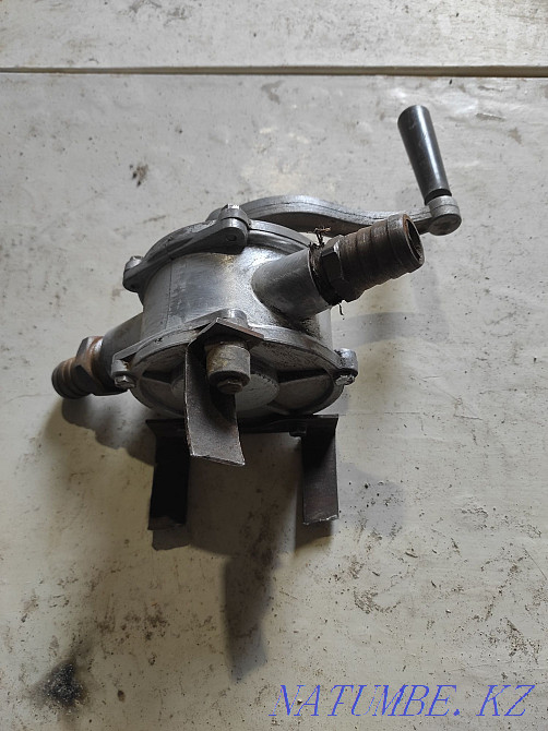 Hand pump for Aqtau - photo 2