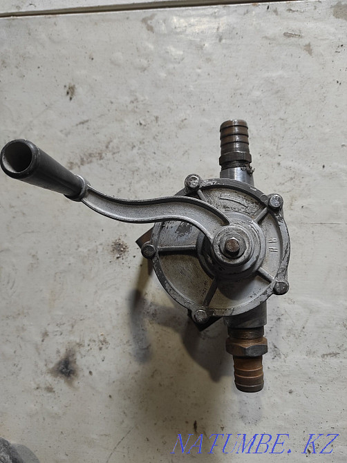Hand pump for Aqtau - photo 3