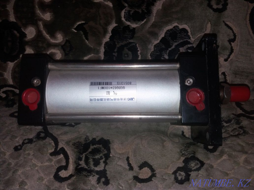 Пневмоцилиндр воздушный и пермо распределитель Тараз - изображение 1