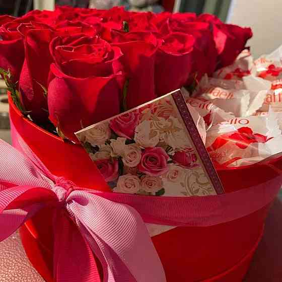 Коробка со сладостями из 21-ой Розы. Доставка цветов №69  Астана