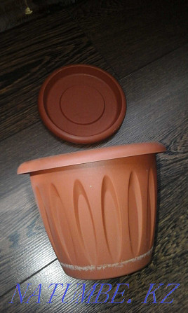 Мен гүлдерге арналған ваза сатамын (пластик)  Өскемен - изображение 3