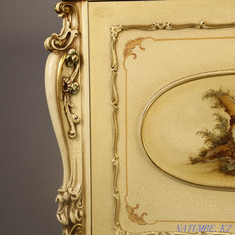 Bar (liquor cabinet) in Venetian style Almaty - photo 3