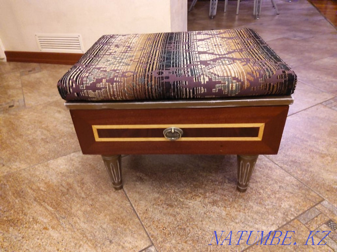 Selling a rare mahogany ottoman with inlay Almaty - photo 1